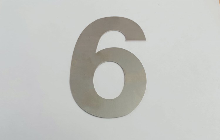 Numer na dom ze stali nierdzewnej cyfra 6 - 14 cm.jpg