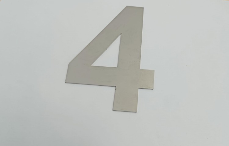 Numer na dom ze stali nierdzewnej cyfra 4 - 14 cm.jpg
