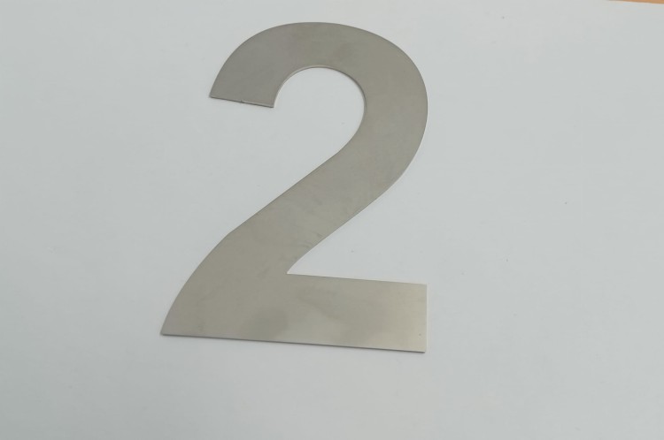 Numer na dom ze stali nierdzewnej cyfra 2 - 14 cm.jpg