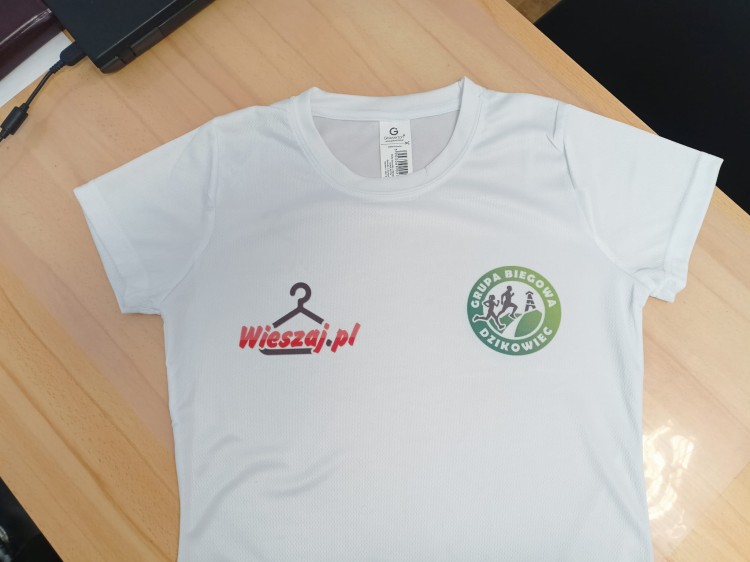 Koszulka sportowa damska z TWOIM nadrukiem 4.jpg