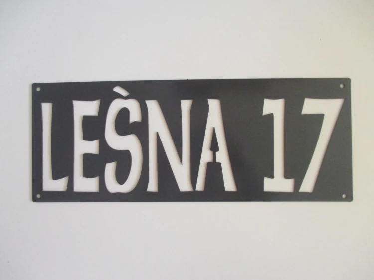 Graficzna tabliczka z numerem na dom 50 cm.JPG