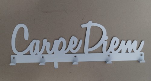Wieszak z napisem Carpe Diem.JPG