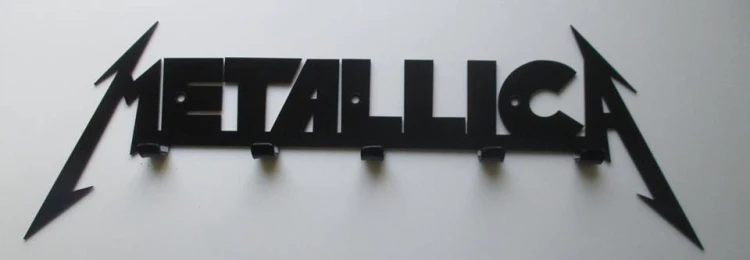 Wieszak z napisem Metallica.jpg