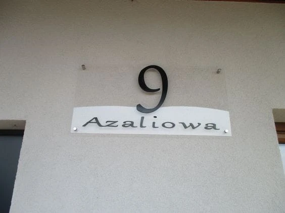 Graficzna tabliczka z numerem na dom 50 cm.jpg