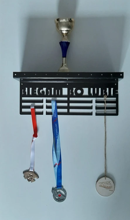 Wieszak-półka na medale 3 w 1 Biegam Bo Lubię.jpg