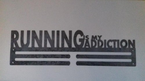 Wieszak Running is my addiction na medale.jpg