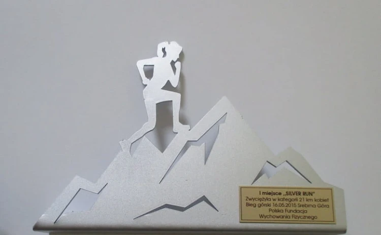 Statuetka na zamówienie.jpg